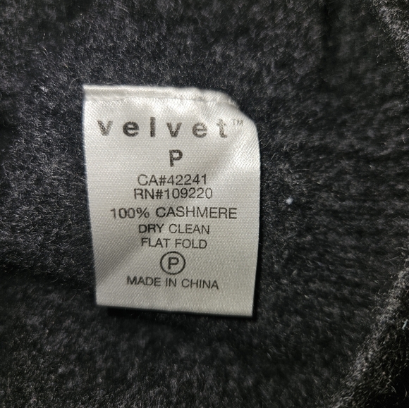 Velvet by Graham & Spencer Gray 100% Cashmere Long Sleeve Cropped Sweater Size S - Picture 5 of 5